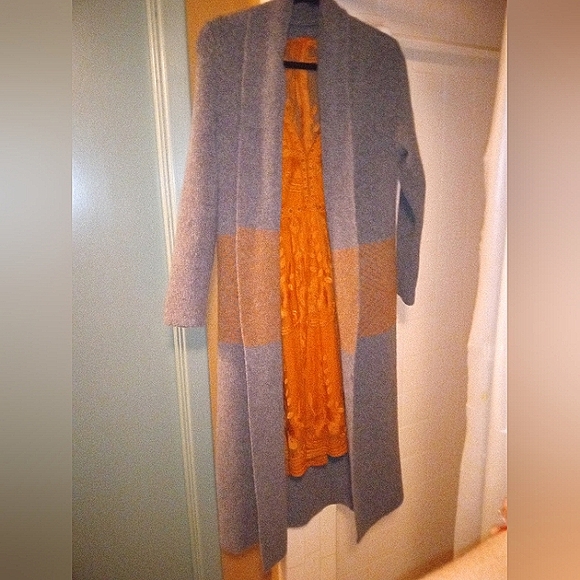 Sweaters - Long soft grey sweater